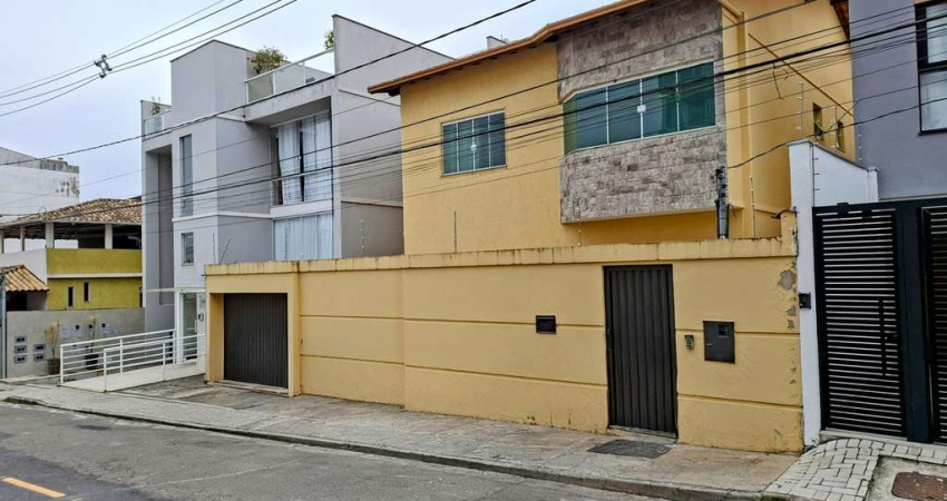 Casa de 03 quartos com suíte e Piscina no Aeroporto
