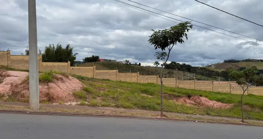 Terreno de 395m² com topografia excelente no Estrela Alta