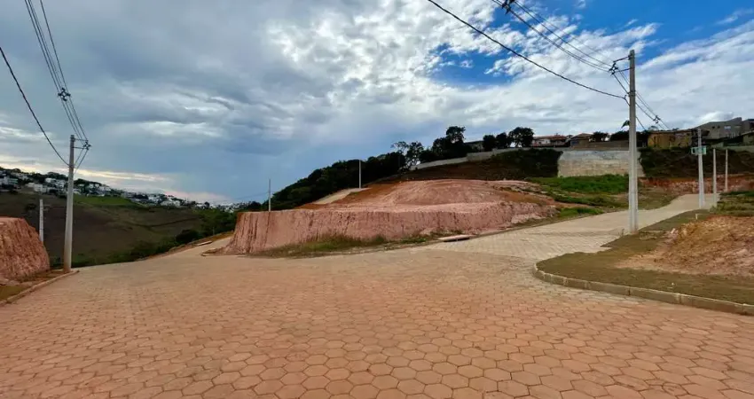 Terreno à venda na Rua das Platinas, Marilândia, Juiz de Fora