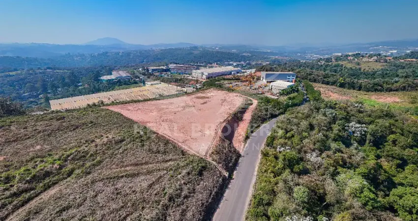 Terreno industrial à venda com platô pronto para indústrias em geral, incluindo indústrias químicas