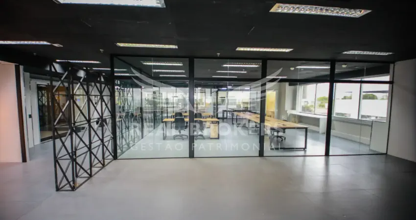 Meia laje comercial de 480m² para locação mobiliada em alphaville