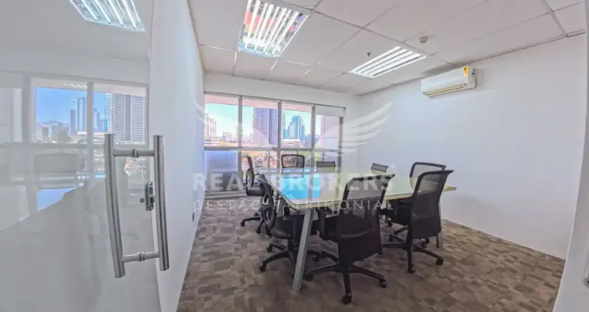 Sala comercial mobiliada com 270m² e 54 posições de atendimento para locação em alphaville