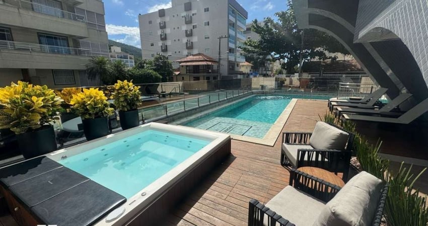 APARTAMENTO ALTO PADRÃO MOBILIADO A 200M DA PRAIA DE BOMBAS - VISTA LATERAL MAR