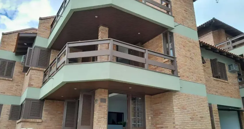 CASA FRENTE MAR À VENDA CENTRO BOMBINHAS