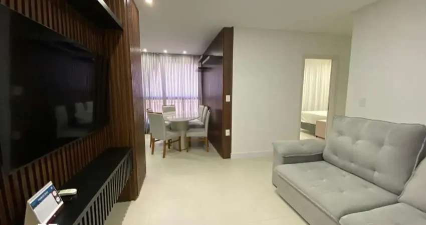 Apartamento à venda com 02 suítes e 02 vagas de garagem perto do mar