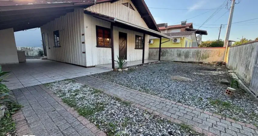 Casa de Madeira, Ótima localização, Praia de Bombas, Bombinhas SC