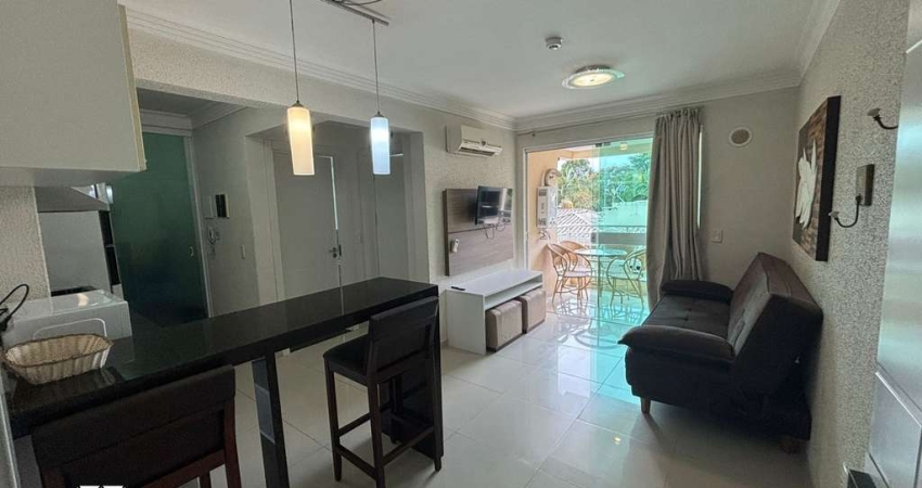 Apartamento segundo piso, frente, condomínio completo, lazer, localização, tranq