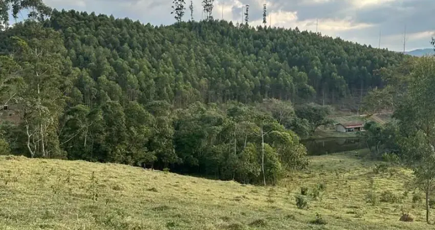 Terreno á venda em área rural com ótima localização em igarata