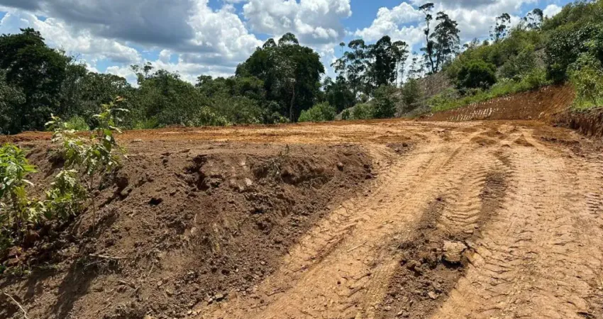 Vende-se terreno em excelente localização para chácaras - 600m²