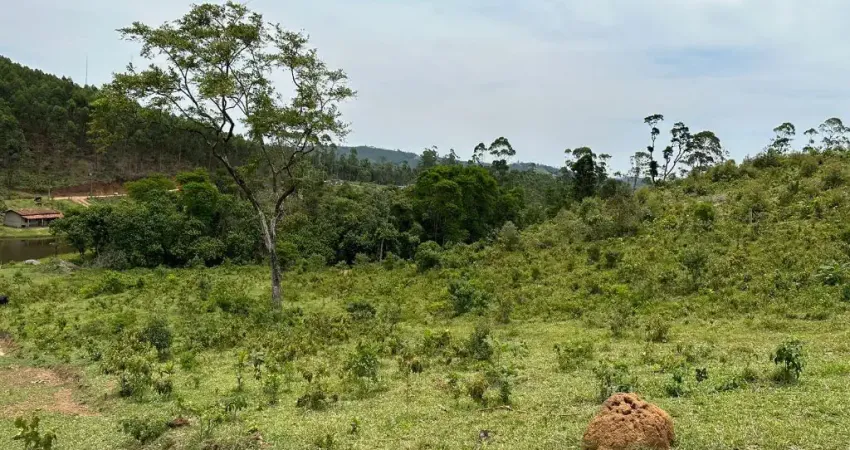 Lote á venda para construção de chacara, sitio com 600 metros