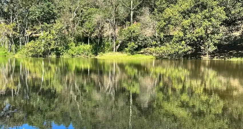 Terreno á venda com acesso privado para lago com pesca esportiva