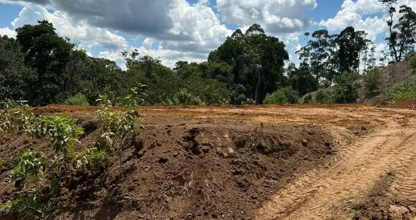 Vende-se terreno em ótima localizçaão para chácaras - 600m²