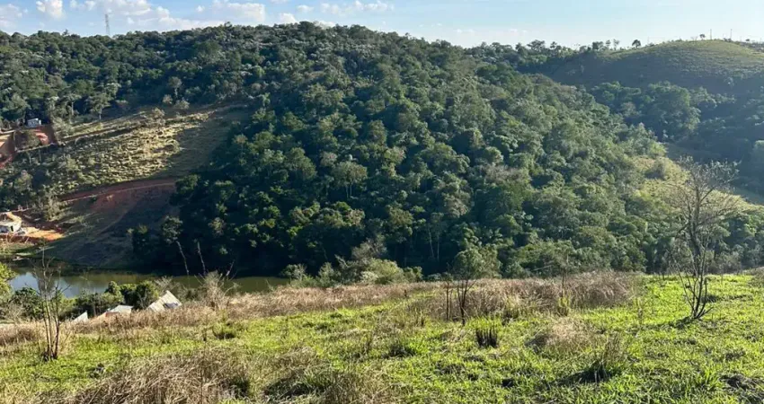 Vende-se lote com medidas entre 500m² e 700m² com excelente topografia