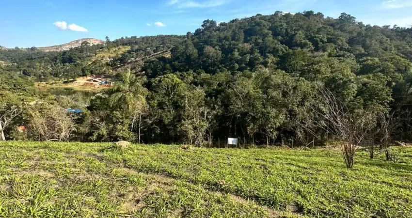 Vende-se terreno para construção de chacara com ótimo acesso por arujá