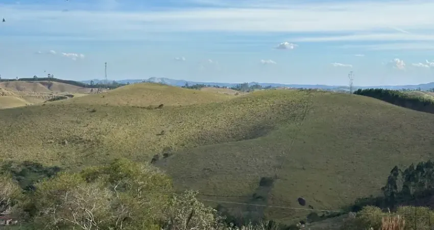 Terreno 800 metros com linda vista para natureza e próx do centro e da represa