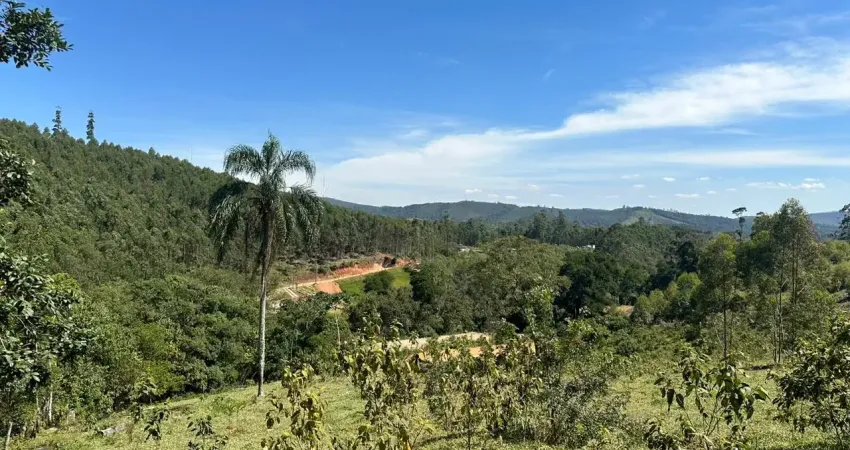 Vende-se lotedentro de empreendimento fechado com vista panorâmica para área verde