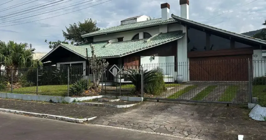Casa com 4 quartos à venda na Leôncio Luís Marques, 585, Caiu Do Céu, Osório