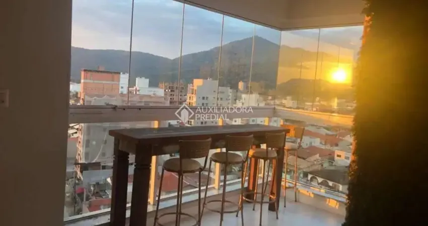 Apartamento com 2 quartos à venda na Nicolau Maggi, 384, Balneário Perequê, Porto Belo