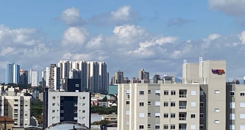 Cobertura Ensolarada no Rebouças – Excelente Localização!
