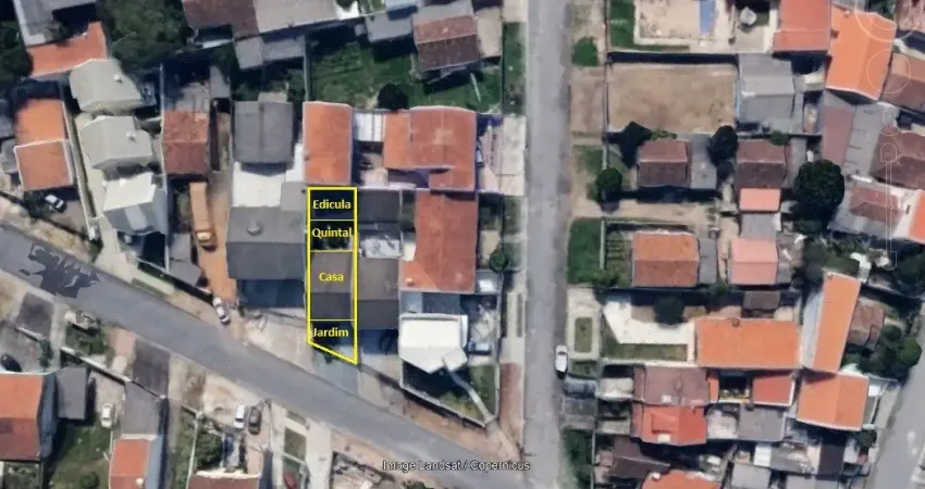 Sobrado duplex com 3 quartos, edicula com churrasqueira, com quintal e jardim