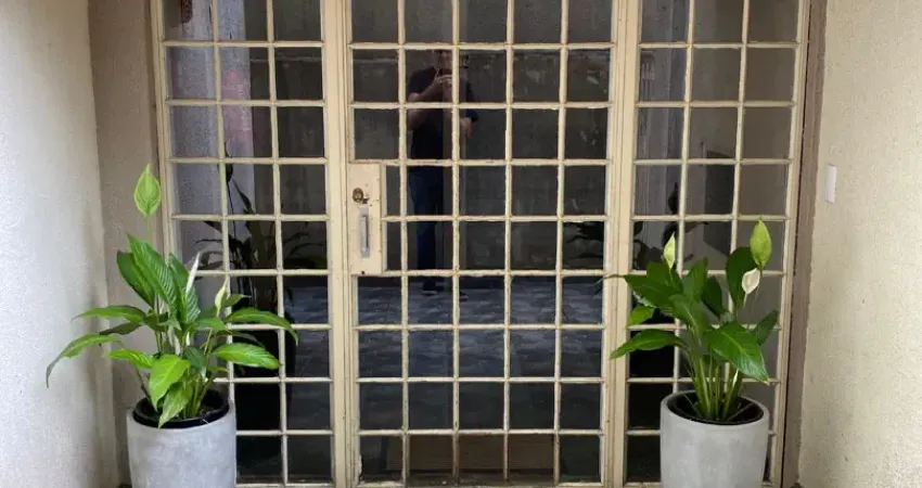 Oportunidade para quem busca imóvel com potencial para reformar e lucrar!