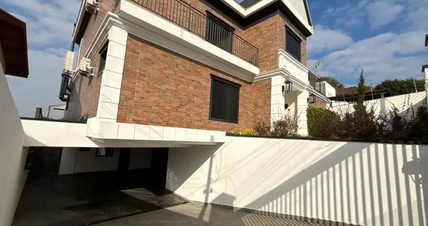 Sua familia segura em uma sofisticada residencia de altíssimo padrão