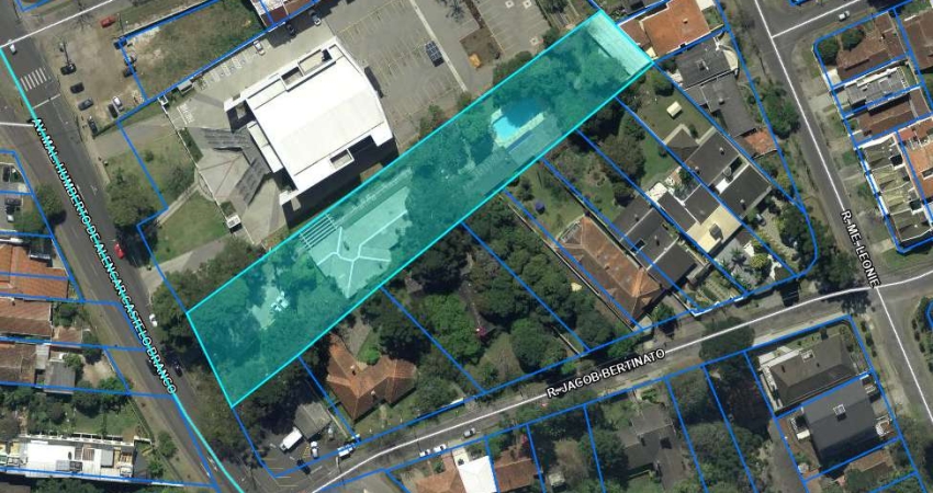Terreno à venda na Avenida Marechal Humberto de Alencar Castelo Branco, 431, Cristo Rei, Curitiba