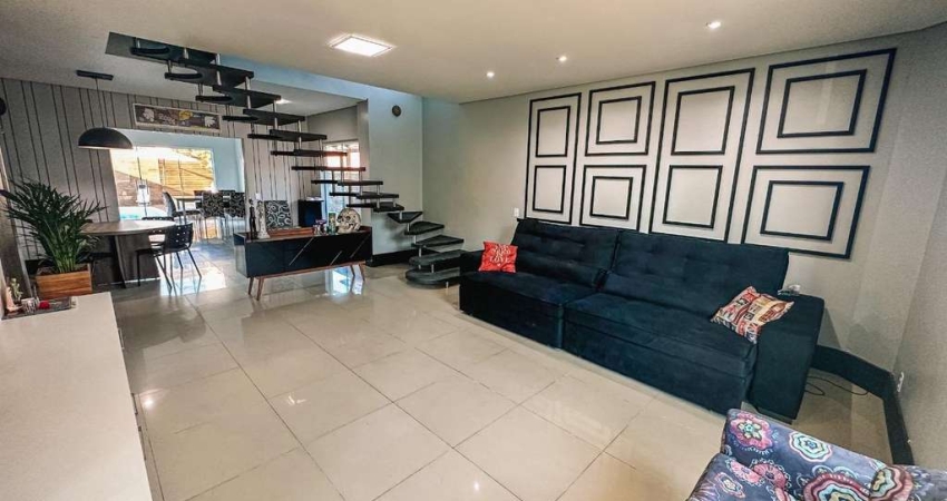 Casa para Venda em Florianópolis, Canto, 3 dormitórios, 3 suítes, 5 banheiros, 2 vagas