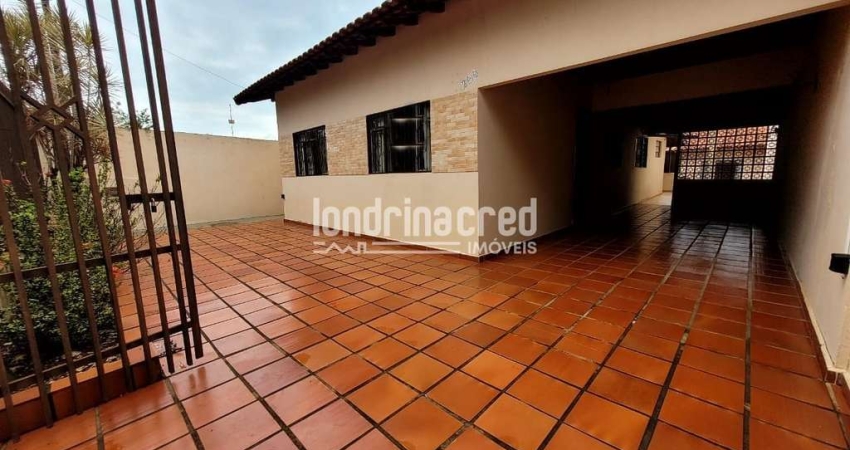Ampla Casa Mista com 3 Quartos, Suíte e Terreno de 456m² na Zona Leste, Próxima ao Super Golff da A