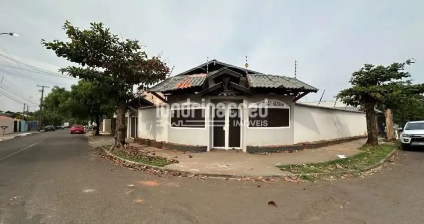 Casa ampla na região leste de Londrina com 4 dormitórios (1 suíte), piscina aquecida, churrasqueira