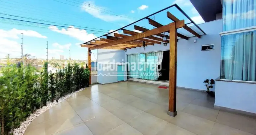 Excelente Casa no Jardim Coliseu com 3 Dormitórios (1 Suíte), 3 Vagas, 140m² de Construção em Terre