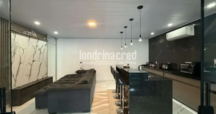 Casa mobiliada no Condomínio Água da Prata com 3 dormitórios (1 suíte, 2 demi-suítes), jacuzzi, áre