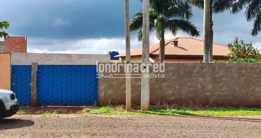 Terreno de 500m² no Condomínio Água da Prata – Murado, com área de lazer coberta, contrapiso e poço