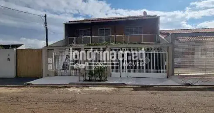 Sobrado no Jardim Planalto com 5 dormitórios (1 suíte), 3 banheiros, 2 vagas, 197m² de construção e