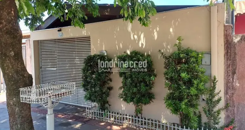 Casa com laje, 2 quartos (1 suíte com banheira), sala, copa e cozinha conjugadas, garagem para 2 ca