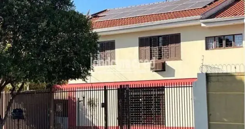 Amplo sobrado com 5 quartos, 2 suítes e área gourmet no bairro aeroporto – terreno 390 m² e 330 m²