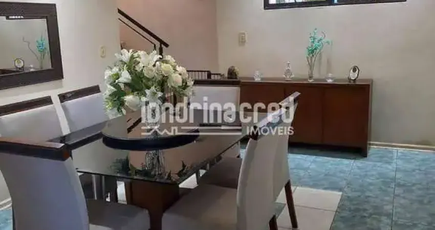 Ótima residência no condomínio vale das araucárias com 4 dormitórios, 2 suítes, 3 vagas, 301m² e te