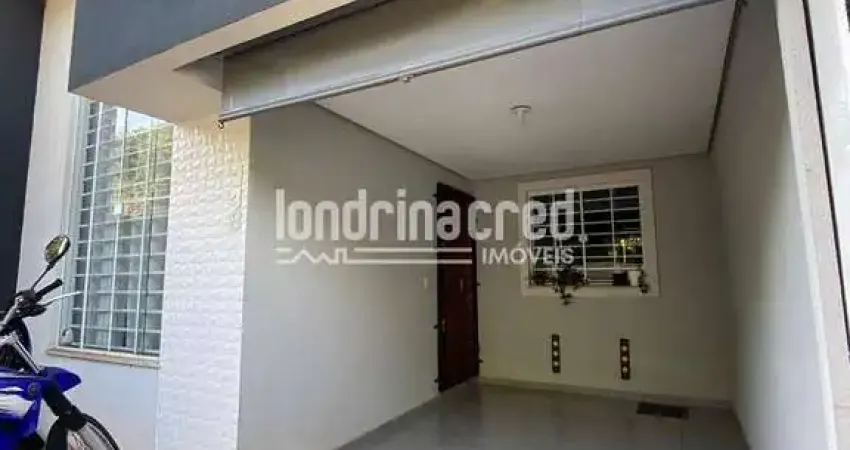 Ótima casa na zona oeste com 3 dormitórios, suíte, 2 vagas de garagem, 77m² construídos e terreno d