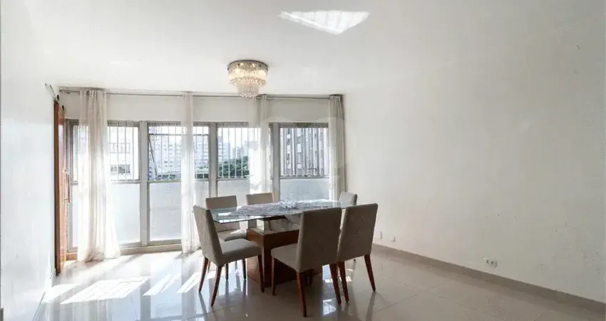 Apartamento com 126m2, 3 dormitórios, 2 suítes, sl com 2 ambientes, 1 vaga, no Sumaré, em São Paulo, SP.