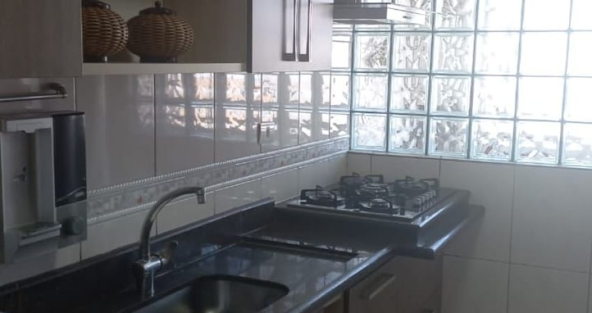 Lindo apartamento c/82m2 área útil, 3 dormitorios sendo uma suíte moveis planejados, A. Verde Curitiba