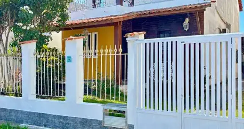 Versatilidade: Casa de 2 Pavimentos á venda em São Pedro da Aldeia-RJ