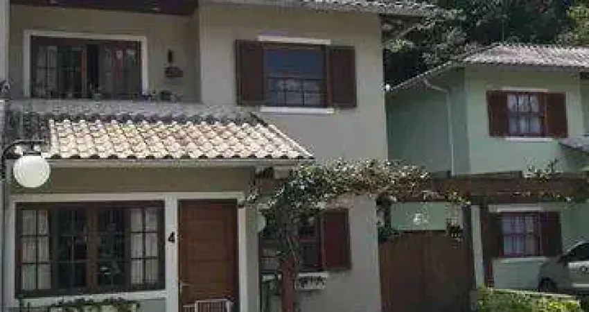 Lindíssimo Duplex com 2 Suítes na Serra em Condomínio fechado