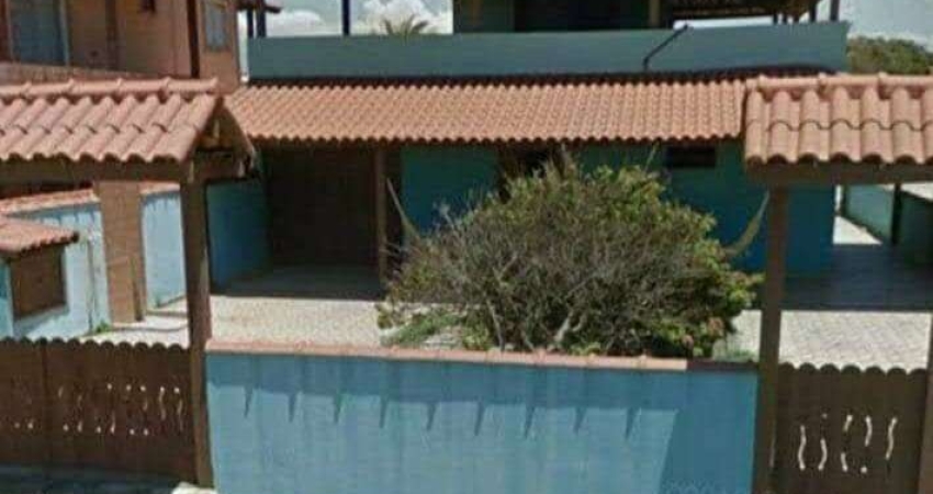 Casa em Condomínio c/ 4 Quartos em frente à Praia em Unamar - Cabo Frio-RJ
