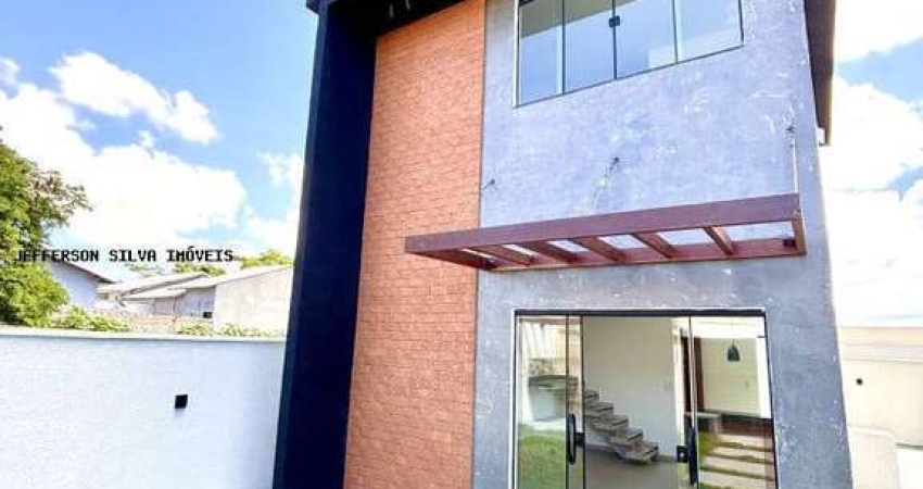 Linda Casa Duplex localizada na Vila do Peró - Cabo Frio-RJ