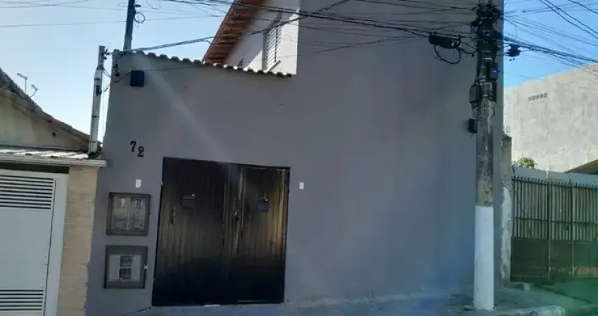 Linda casa na maria augusta para locação com 2 dormitórios!!!