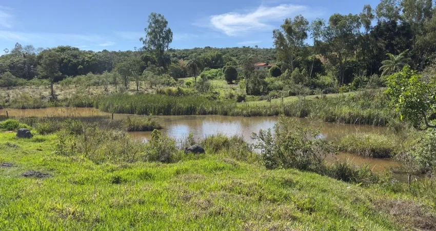 Excelente chácara com área de 1000 metros quadrados na área rural de itatiaiuçu