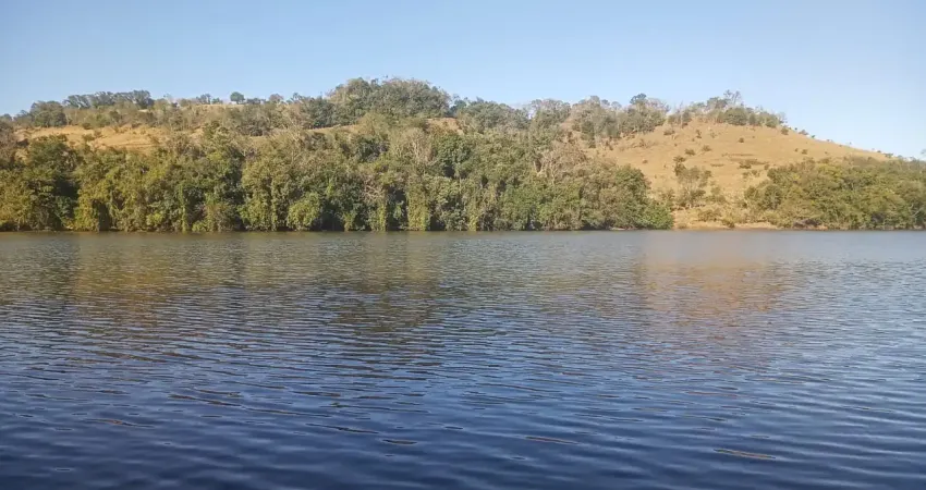 Chacara na beira do lago, regiao de boa vista da aparecida-pr