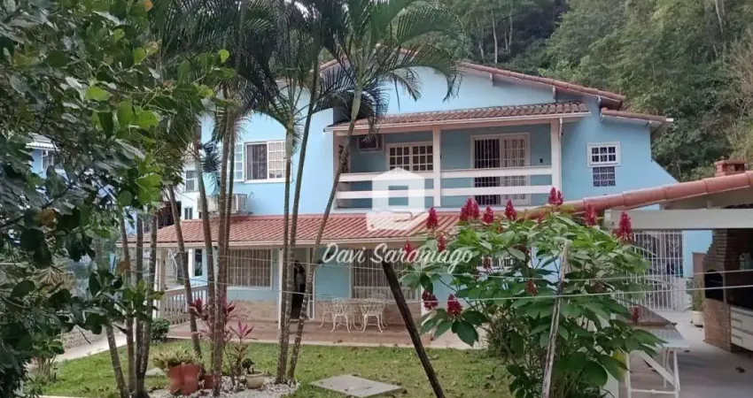 Casa com 3 dormitórios à venda, 235 m² por R$ 725.000,00 - Maria Paula - São Gonçalo/RJ