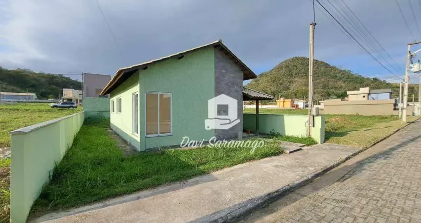 Casa à Venda - 2 Quartos - Vitoria dos Anjos Residencial Clube -  Maricá