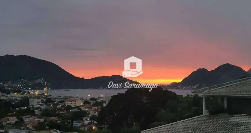 Casa com 3 quartos à venda na Rua Clara Nunes, São Francisco, Niterói